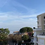 Διαμέρισμα Near The Sea *
